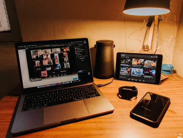 Laptop, tablet and phone on the desk